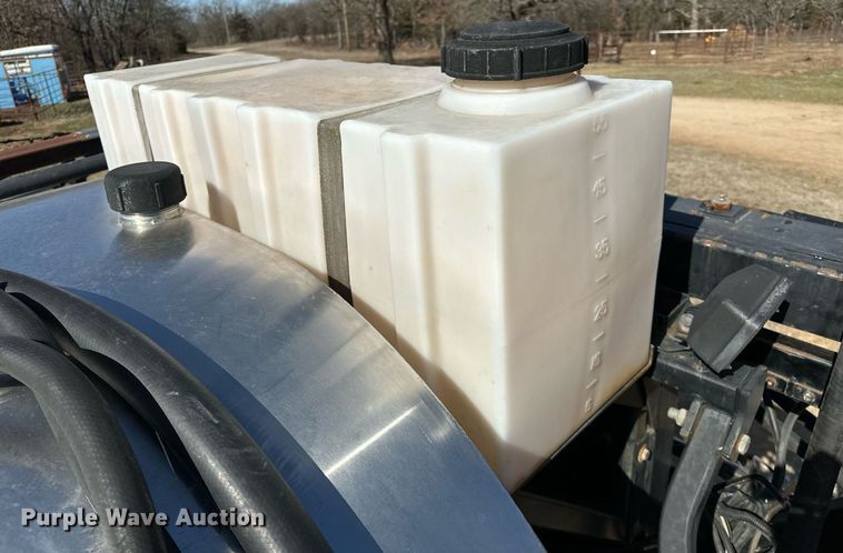 image for item OM9907 Willmar Eagle 8500 sprayer