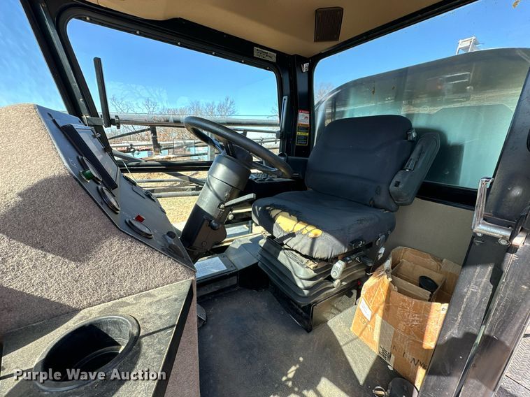 image for item OM9907 Willmar Eagle 8500 sprayer