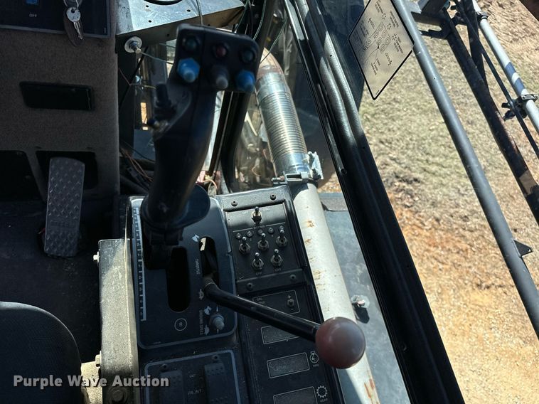 image for item OM9907 Willmar Eagle 8500 sprayer