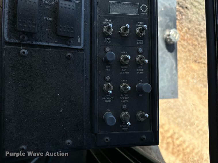 image for item OM9907 Willmar Eagle 8500 sprayer