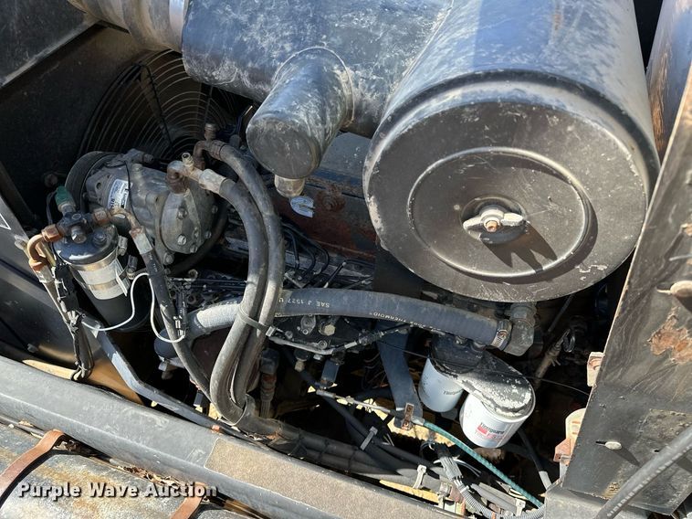 image for item OM9907 Willmar Eagle 8500 sprayer