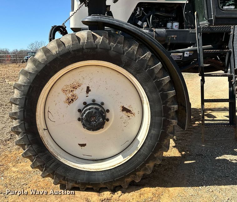 image for item OM9907 Willmar Eagle 8500 sprayer