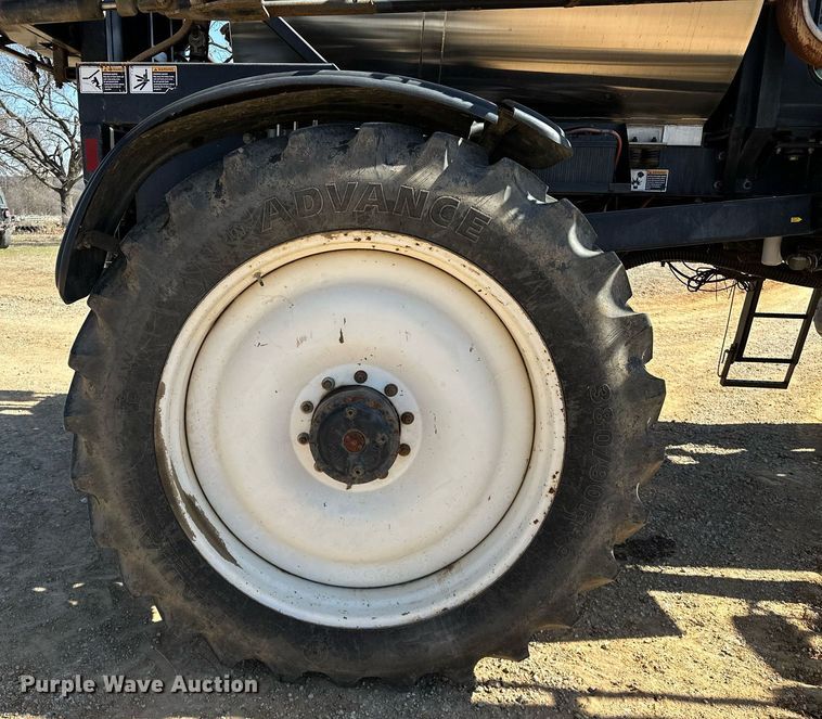 image for item OM9907 Willmar Eagle 8500 sprayer