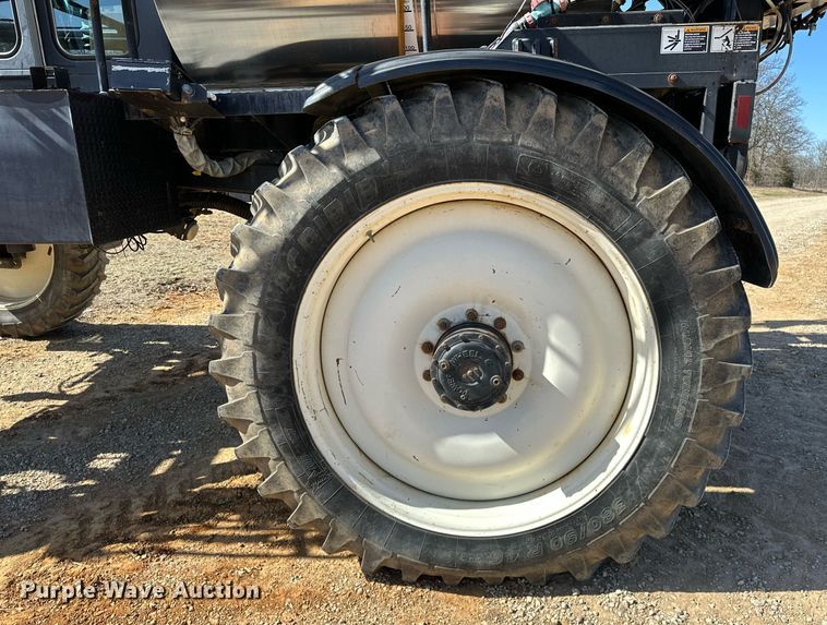 image for item OM9907 Willmar Eagle 8500 sprayer