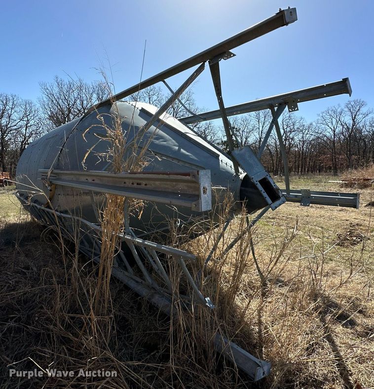 image for item OM9908 Grain bin