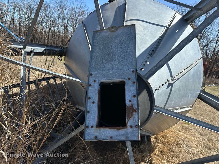 image for item OM9908 Grain bin