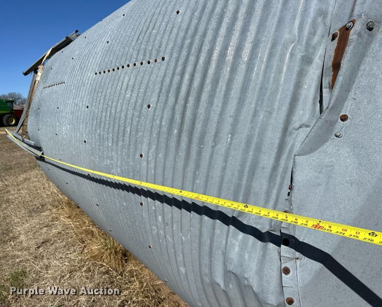 image for item OM9908 Grain bin