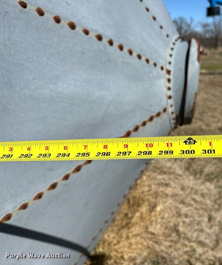 image for item OM9908 Grain bin