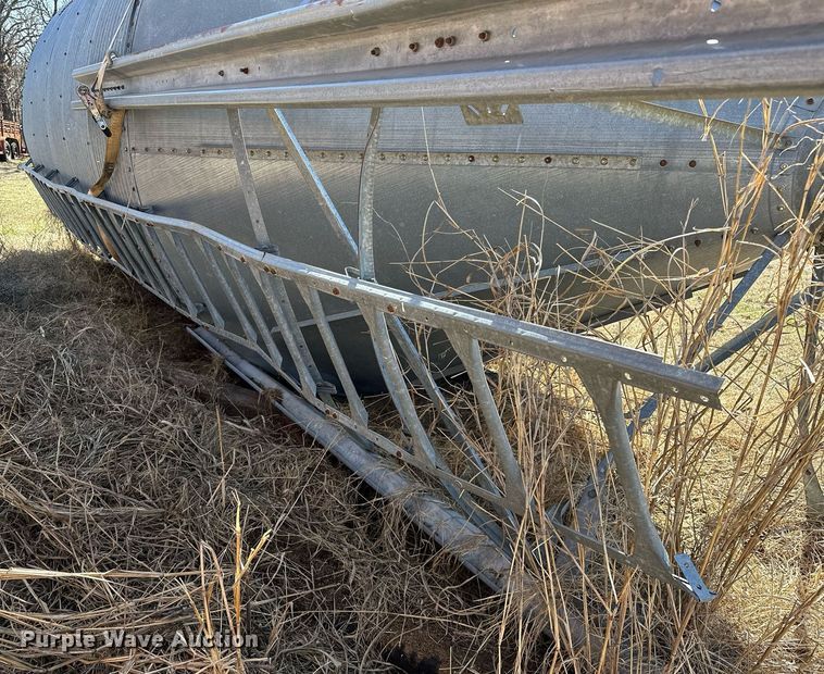 image for item OM9908 Grain bin