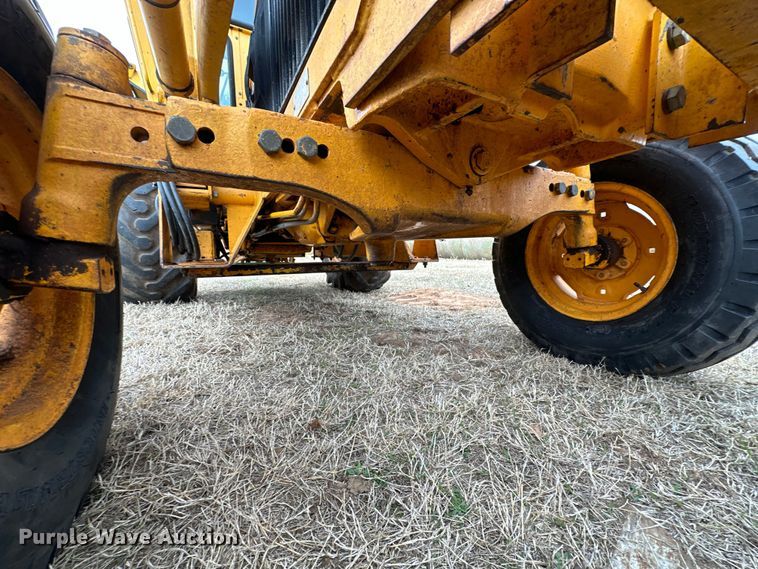 image for item OM9950 1990 John Deere  2355 tractor