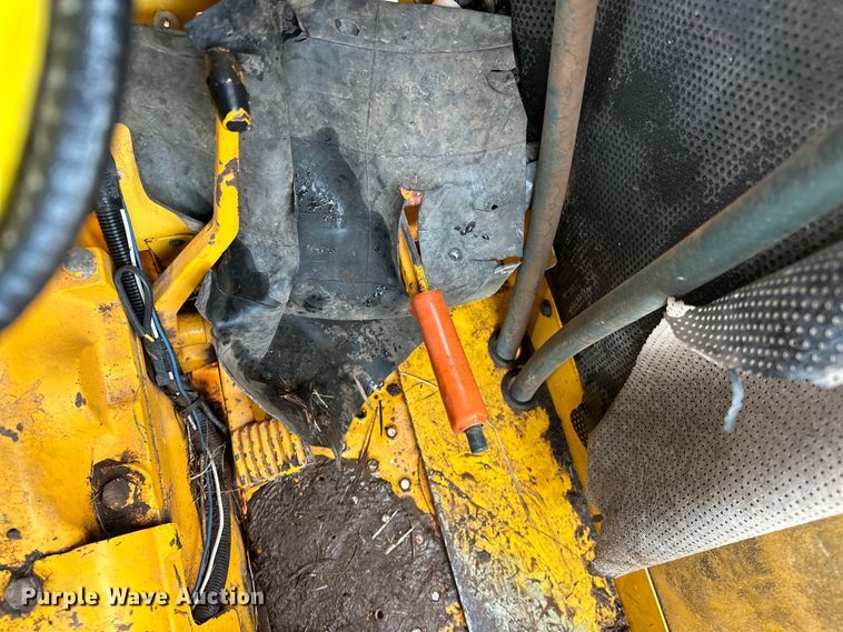 image for item OM9950 1990 John Deere  2355 tractor