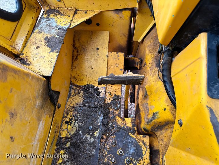 image for item OM9950 1990 John Deere  2355 tractor