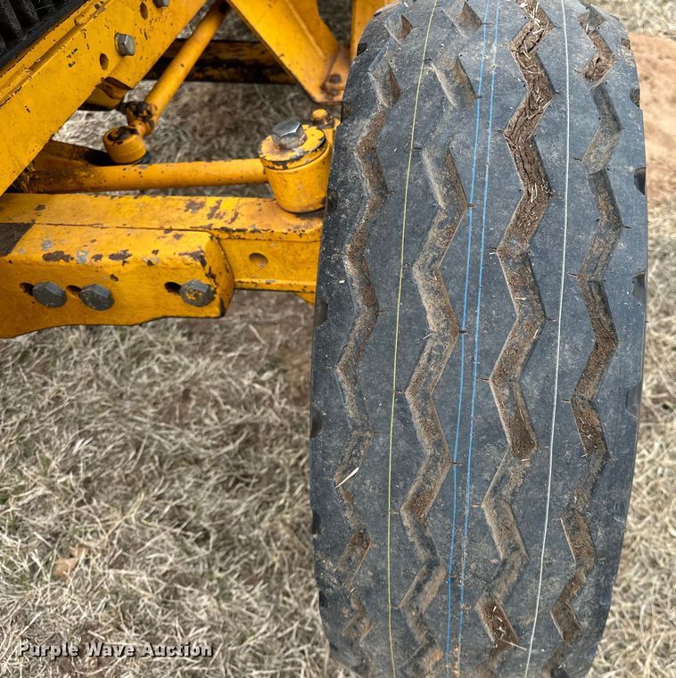 image for item OM9950 1990 John Deere  2355 tractor