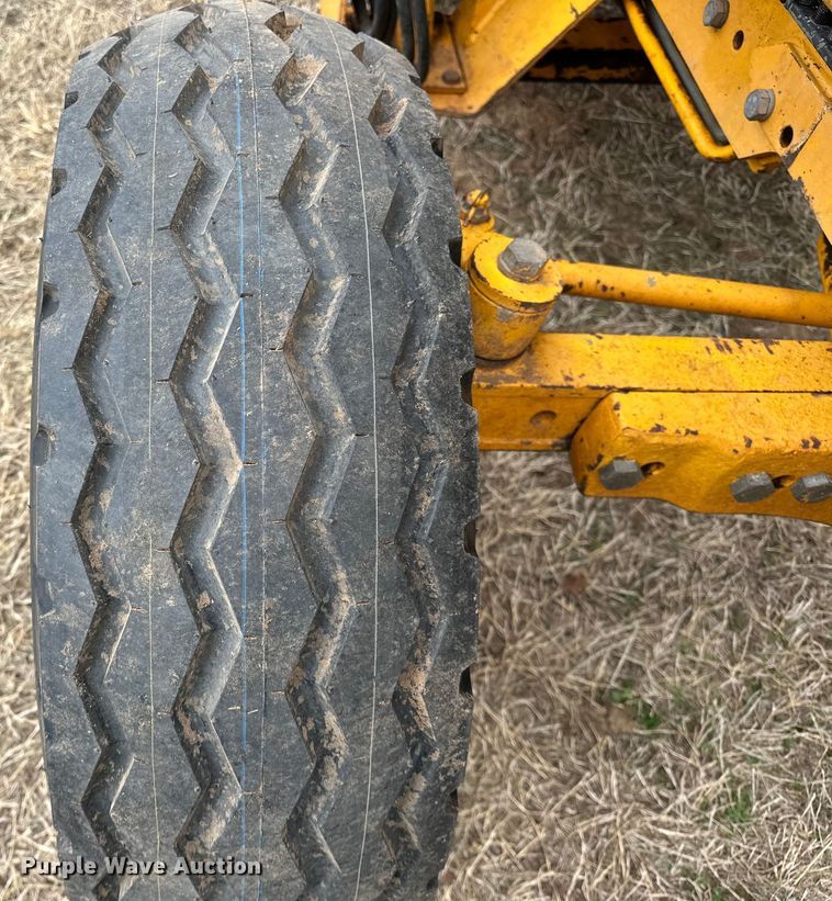 image for item OM9950 1990 John Deere  2355 tractor