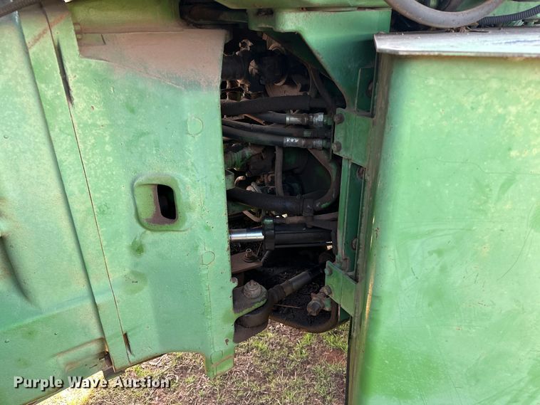 image for item OM9952 1978 John Deere 8430 4WD tractor