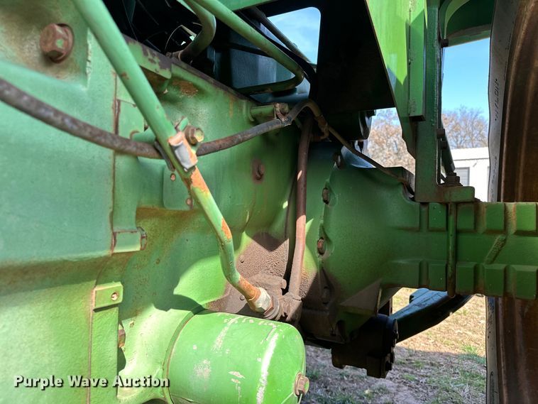 image for item OM9952 1978 John Deere 8430 4WD tractor