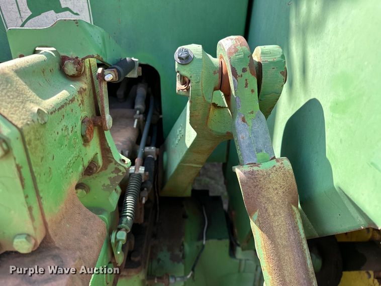 image for item OM9952 1978 John Deere 8430 4WD tractor