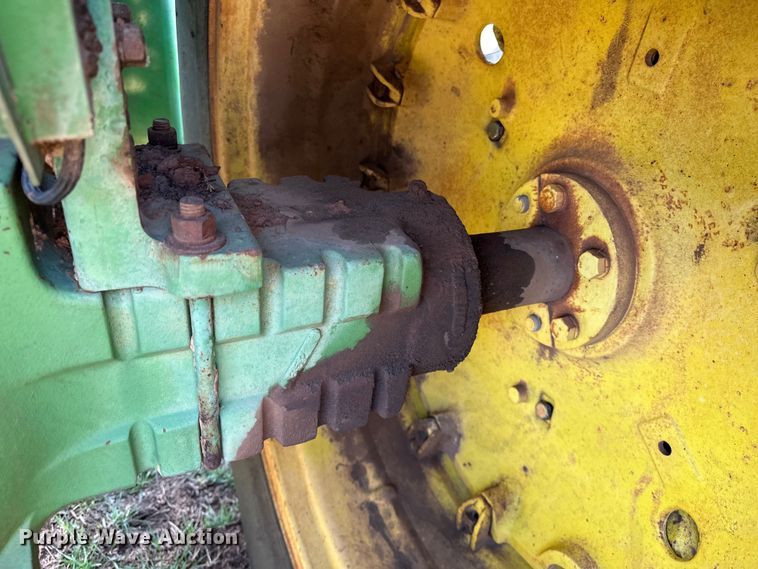 image for item OM9952 1978 John Deere 8430 4WD tractor