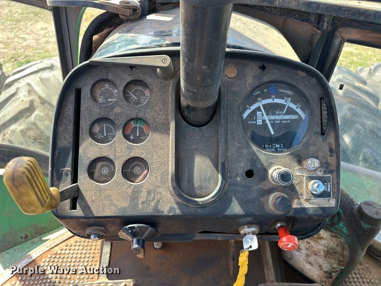 image for item OM9952 1978 John Deere 8430 4WD tractor