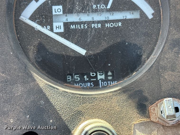 image for item OM9952 1978 John Deere 8430 4WD tractor