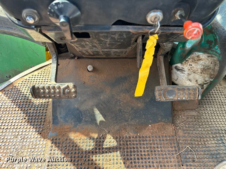 image for item OM9952 1978 John Deere 8430 4WD tractor