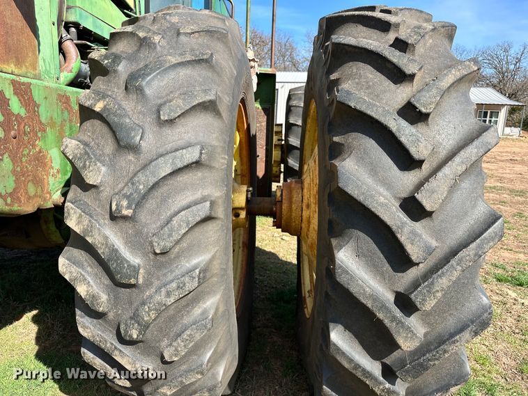 image for item OM9952 1978 John Deere 8430 4WD tractor