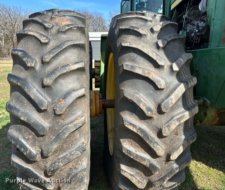 image for item OM9952 1978 John Deere 8430 4WD tractor