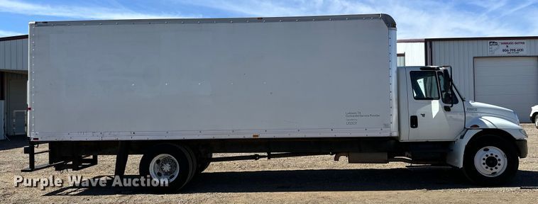 image for item DG4283 2005 International 4300 box truck