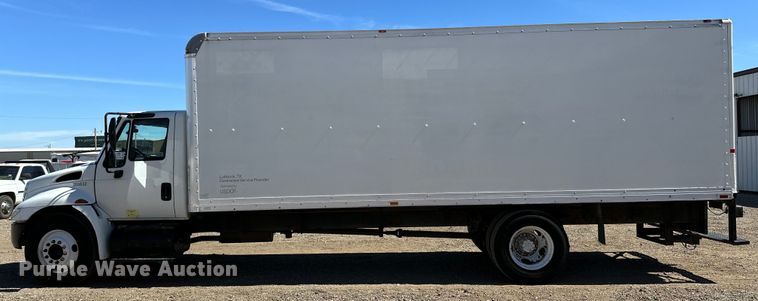 image for item DG4283 2005 International 4300 box truck