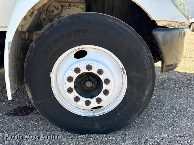 image for item DG4283 2005 International 4300 box truck