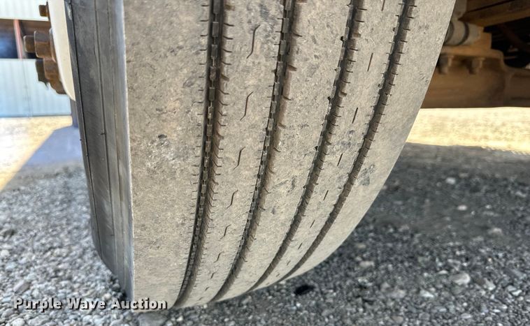 image for item DG4283 2005 International 4300 box truck