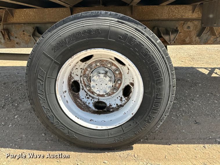 image for item DG4283 2005 International 4300 box truck