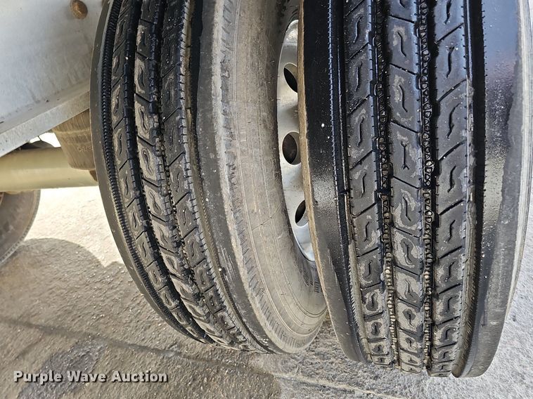 image for item DK0727 2013 Great Dane FXP-0027-00048 flatbed trailer