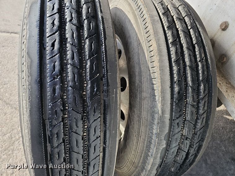 image for item DK0727 2013 Great Dane FXP-0027-00048 flatbed trailer