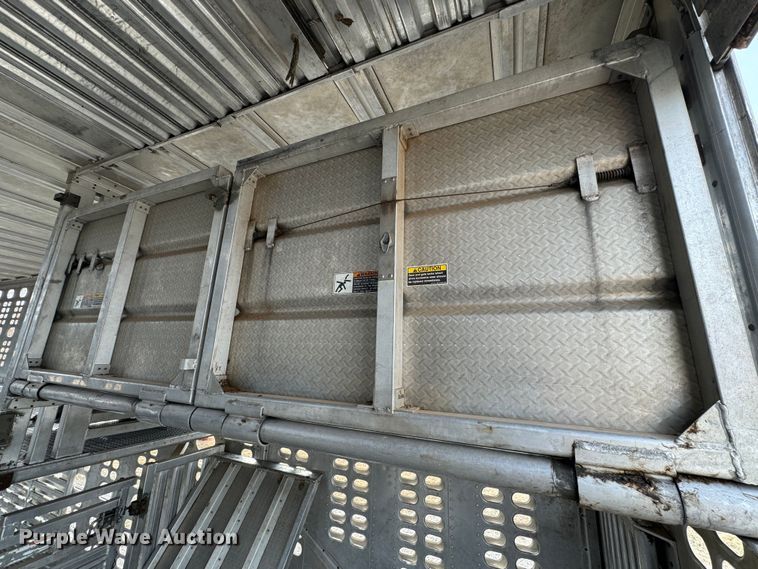 image for item DK6789 2007 Wilson PSDCL-402 livestock trailer