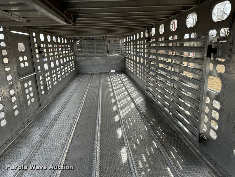 image for item DK6789 2007 Wilson PSDCL-402 livestock trailer