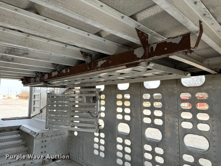 image for item DK6789 2007 Wilson PSDCL-402 livestock trailer