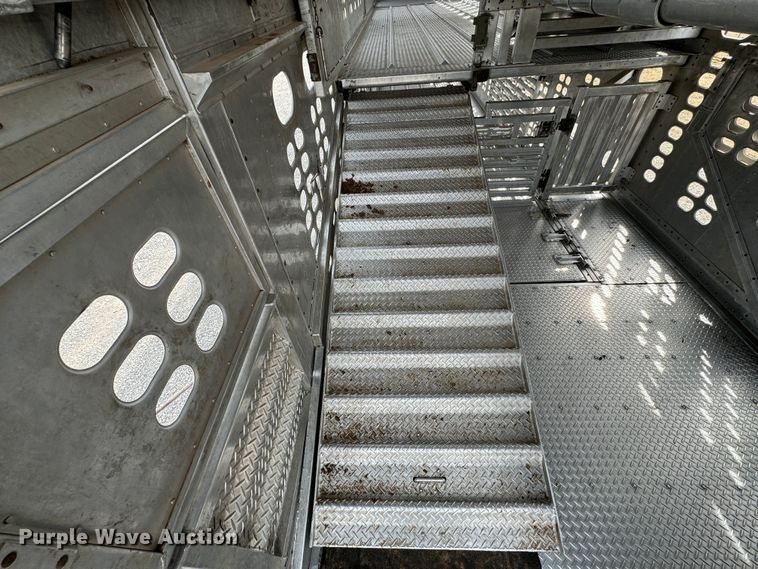 image for item DK6789 2007 Wilson PSDCL-402 livestock trailer