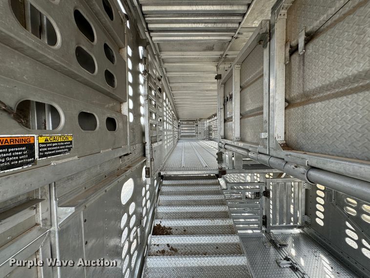 image for item DK6789 2007 Wilson PSDCL-402 livestock trailer