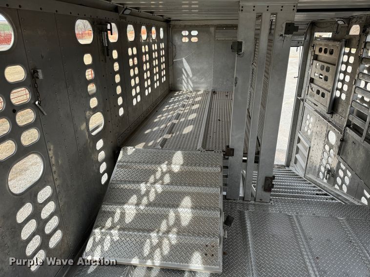 image for item DK6789 2007 Wilson PSDCL-402 livestock trailer