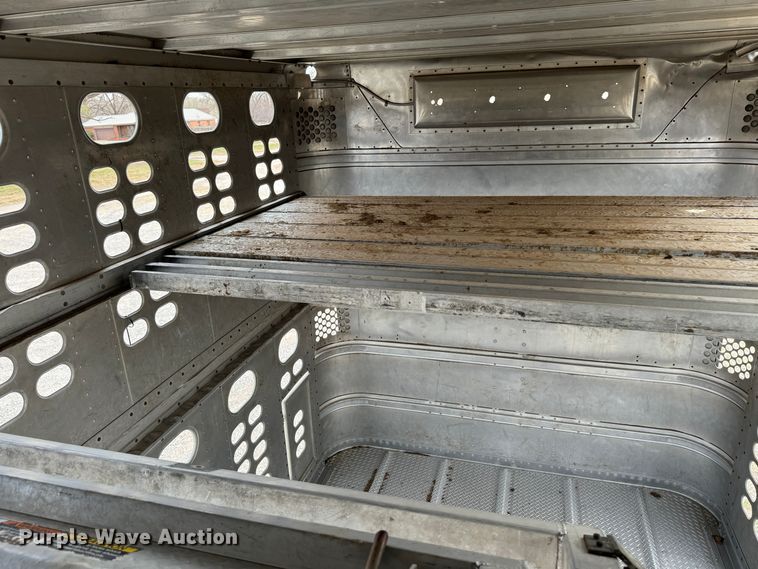 image for item DK6789 2007 Wilson PSDCL-402 livestock trailer