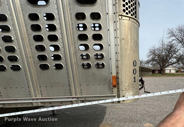image for item DK6789 2007 Wilson PSDCL-402 livestock trailer