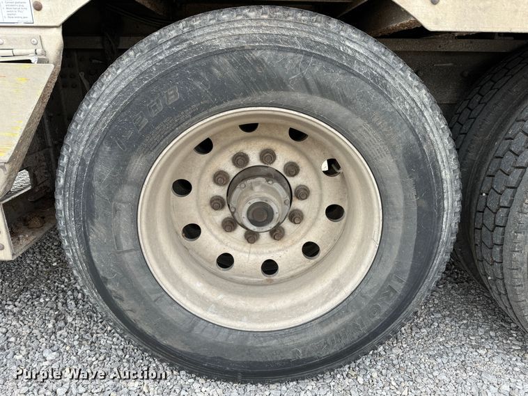 image for item DK6789 2007 Wilson PSDCL-402 livestock trailer