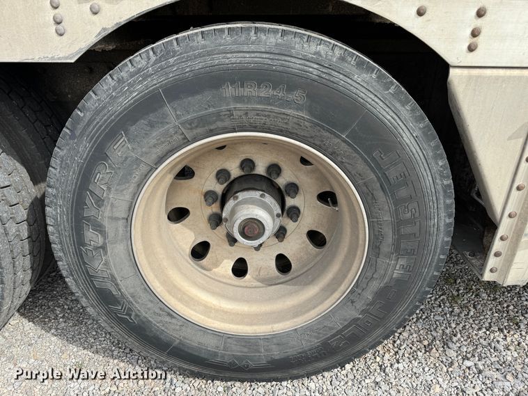 image for item DK6789 2007 Wilson PSDCL-402 livestock trailer