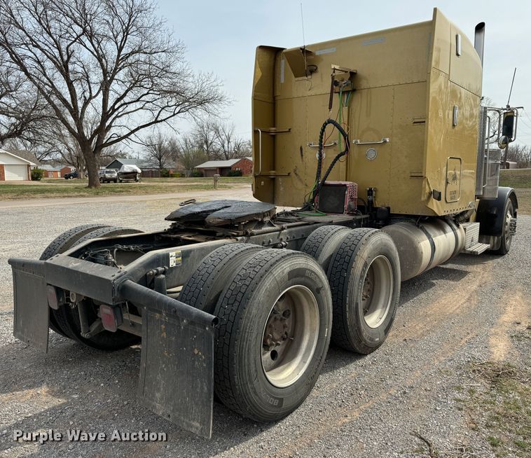 image for item DK6790 2006 Peterbilt 379 semi truck