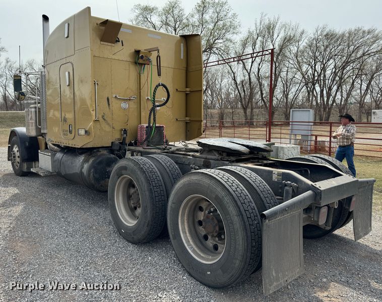 image for item DK6790 2006 Peterbilt 379 semi truck