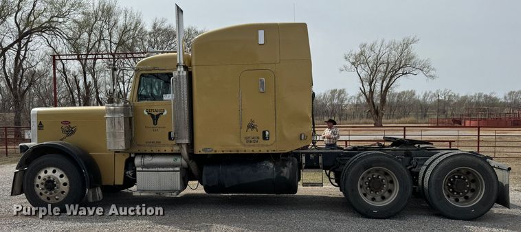 image for item DK6790 2006 Peterbilt 379 semi truck
