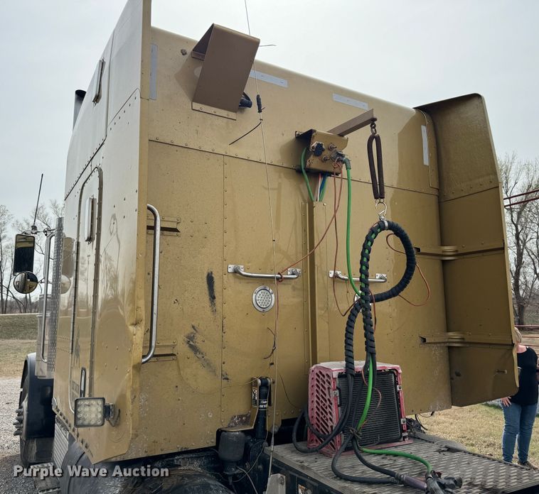 image for item DK6790 2006 Peterbilt 379 semi truck