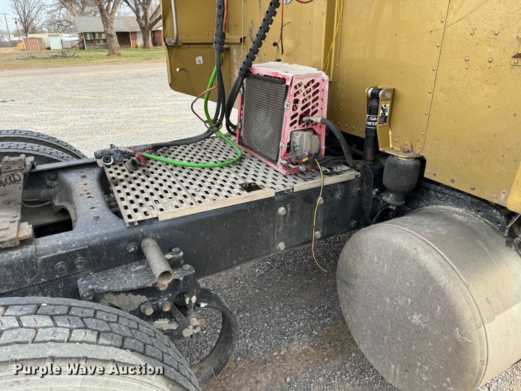 image for item DK6790 2006 Peterbilt 379 semi truck