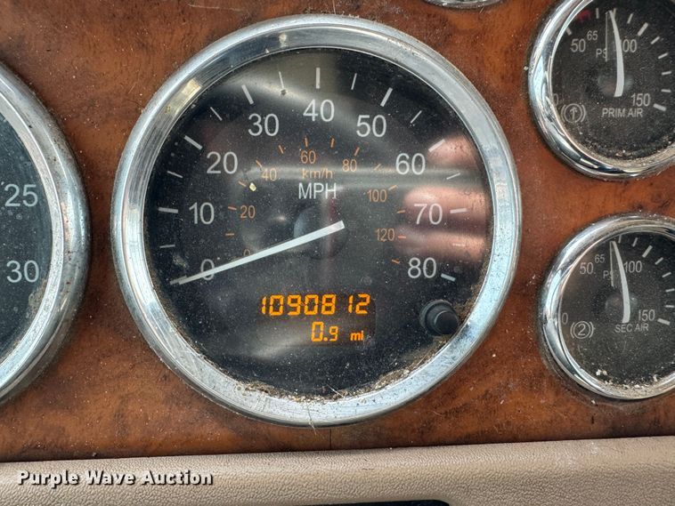 image for item DK6790 2006 Peterbilt 379 semi truck